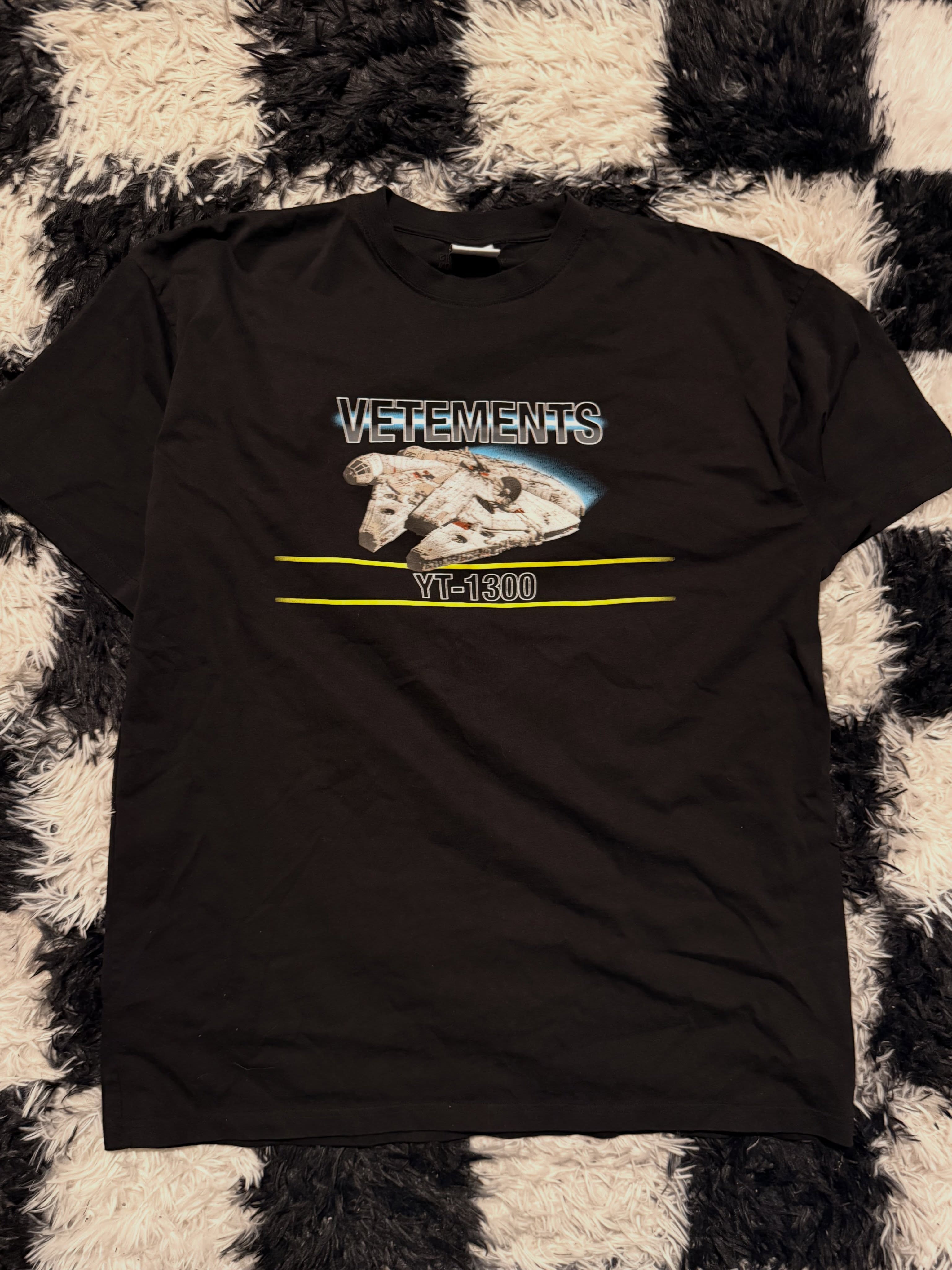 vetements falcon tee